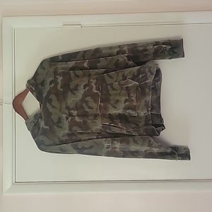 American Eagle Outfitters Cropped Camo Hoodie